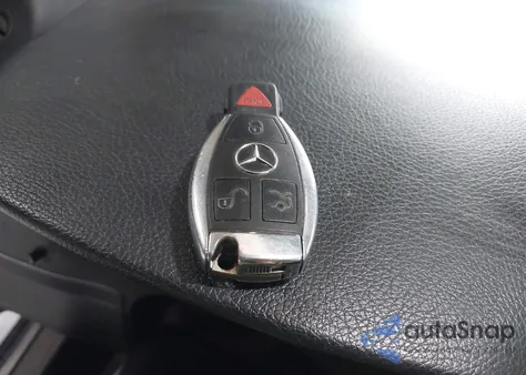 2013 Mercedes-Benz C 300 Luxury 4Matic/Sport 4Matic from USA, damaged, VIN WDDGF8ABXDA797181